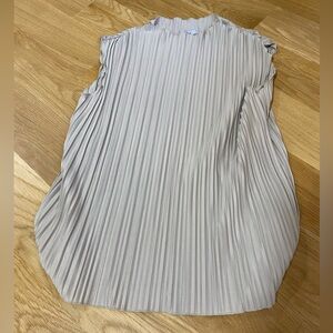 Rails Light Gray Pleated Mock Neck Top in Size XS